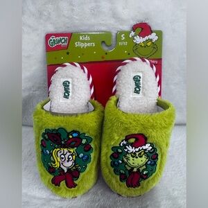 The Grinch Kids' Green Plush Slippers - Holiday Cozy Fit